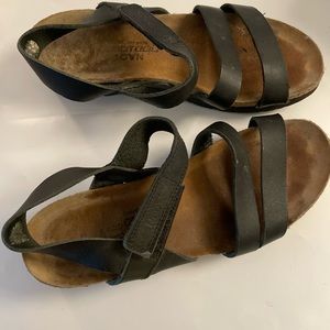 Naot Kayla Black Walking‎ Sandal